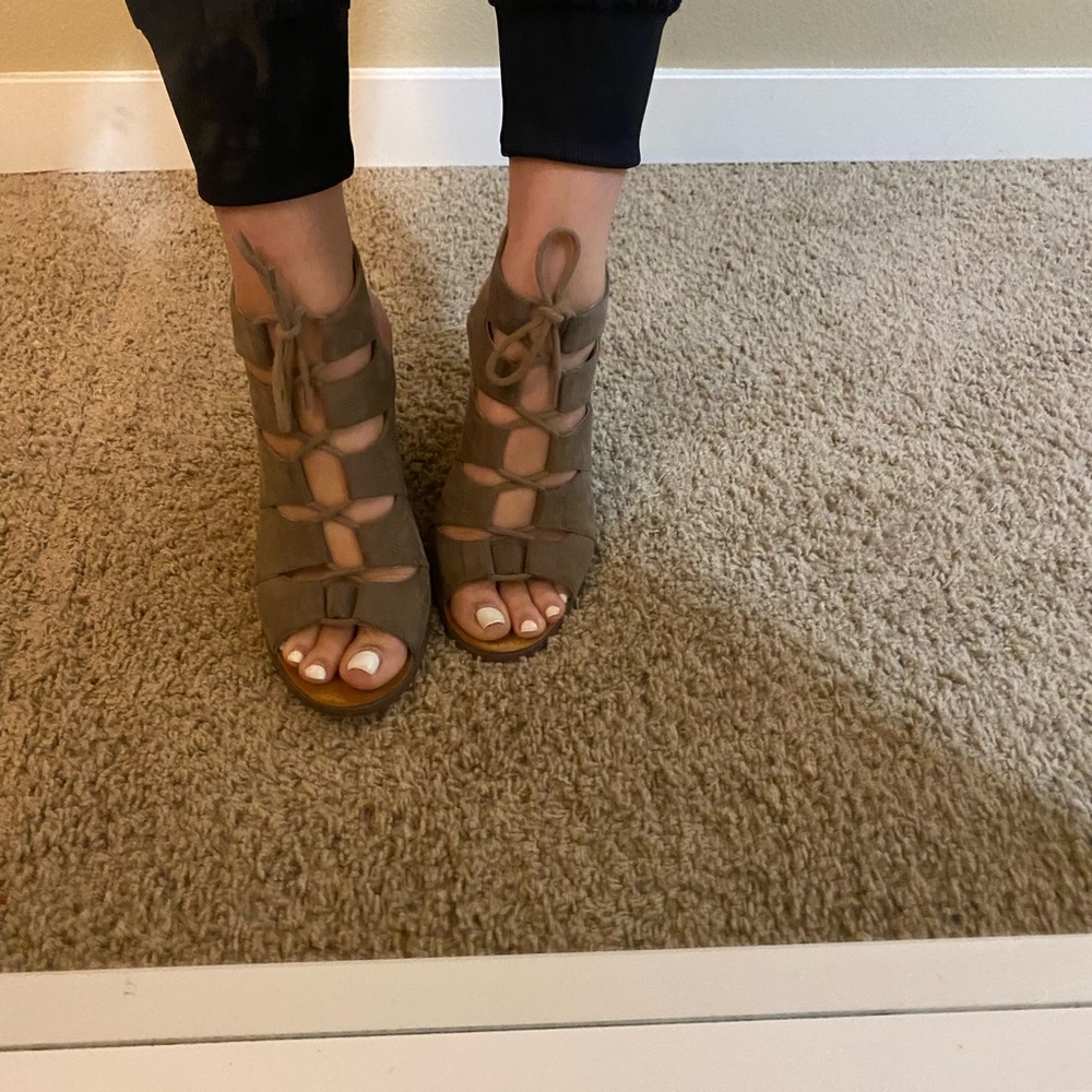 Sz. 8.5 Melrose & Market Sandals